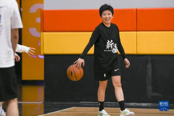 篮球防守训练中如何提高体能和耐力_2